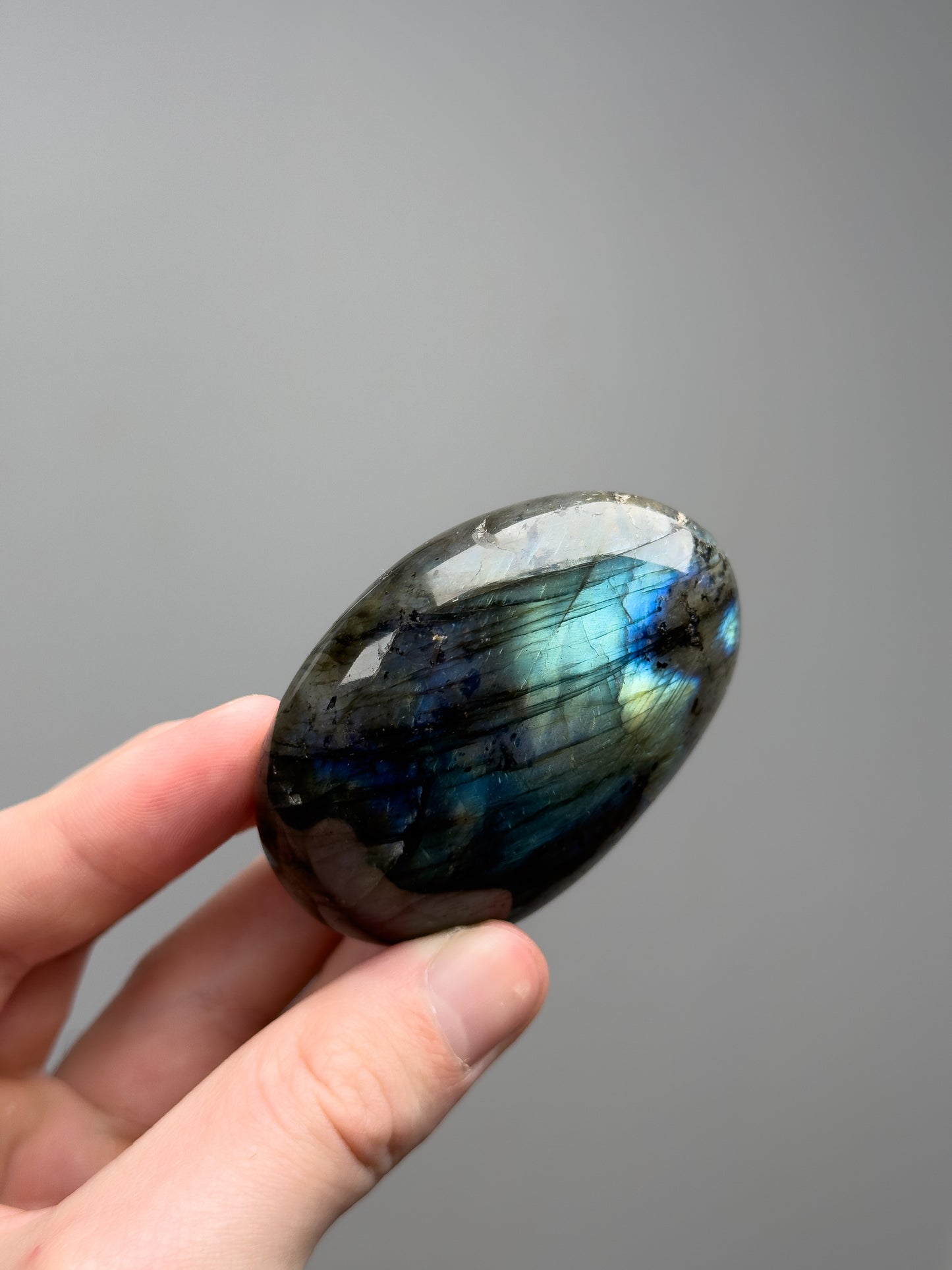 Labradorite palm stone