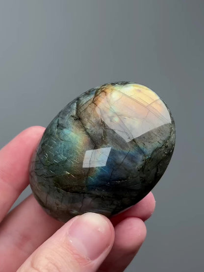 Labradorite palm stone