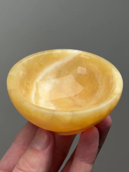 Mango calcite bowl